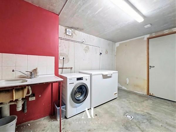 Maison d'architecte T7 Lumineuse 5 Chambres 229m2 Grand sous sol Vue Jura Gex 01170
