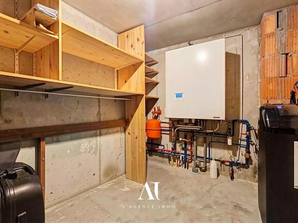 Maison d'architecte T7 Lumineuse 5 Chambres 229m2 Grand sous sol Vue Jura Gex 01170