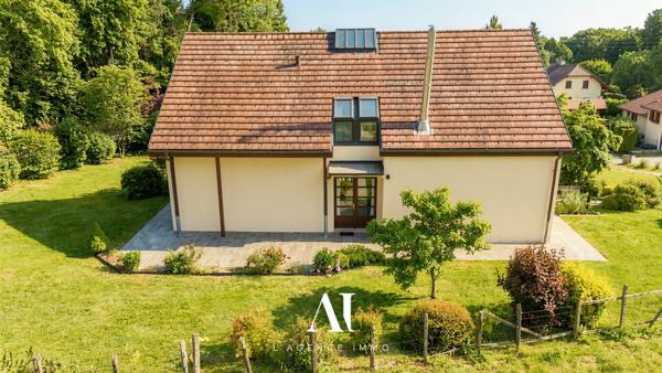 Maison d'architecte T7 Lumineuse 5 Chambres 229m2 Grand sous sol Vue Jura Gex 01170