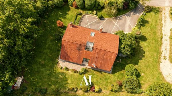 Maison d'architecte T7 Lumineuse 5 Chambres 229m2 Grand sous sol Vue Jura Gex 01170