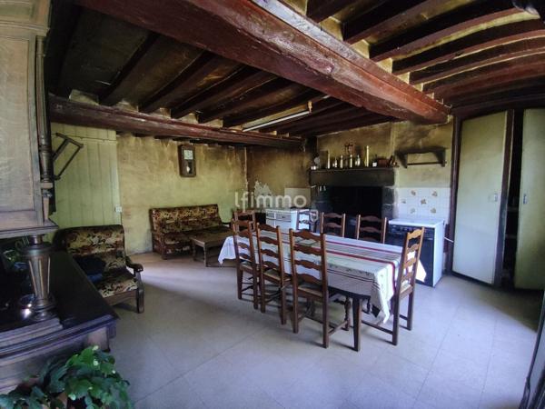 Charmante maison en pierre à rénover dans cadre paisible