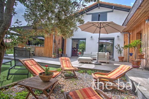 Gujan-Mestras (33470) Maison 5 chambres – Rénovée – Terrain arboré – Quartier recherché