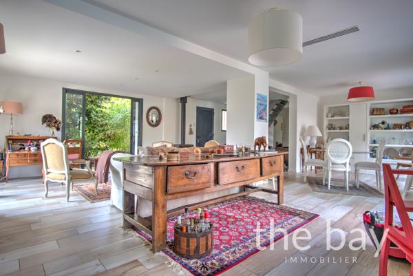 Gujan-Mestras (33470) Maison 5 chambres – Rénovée – Terrain arboré – Quartier recherché