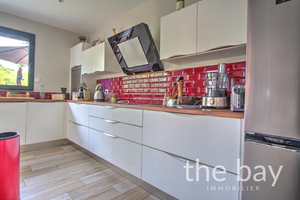 Gujan-Mestras (33470) Maison 5 chambres – Rénovée – Terrain arboré – Quartier recherché