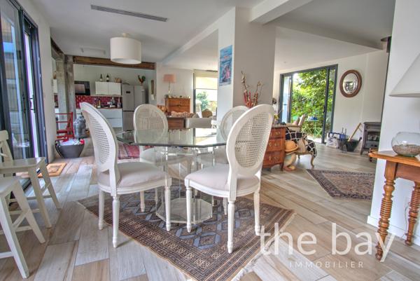 Gujan-Mestras (33470) Maison 5 chambres – Rénovée – Terrain arboré – Quartier recherché