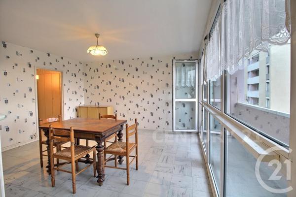 Appartement à vendre  4 pièces - 79,81 m2 ST AVOLD - 57