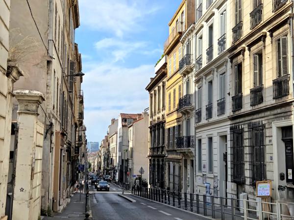 Superbe local commercial centre ville