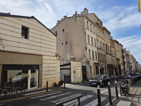 Superbe local commercial centre ville