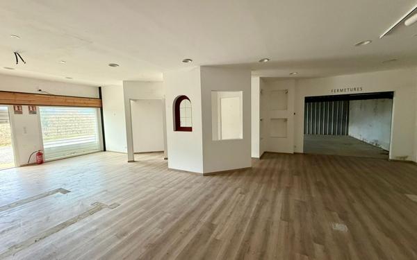 Maison à vendre    2 pièces •  Les Vans