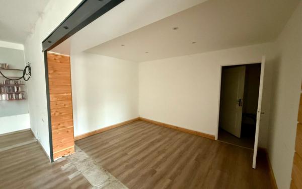 Maison à vendre    2 pièces •  Les Vans