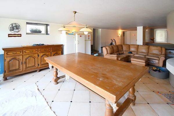 MAISON DE CARACTÈRE 284 M² – TERRAIN 30 ARES – 4 CHAMBRES, BUREAU, 2 SALLES DE BAIN, SALLE DE JEUX, SALLE DE SPORT