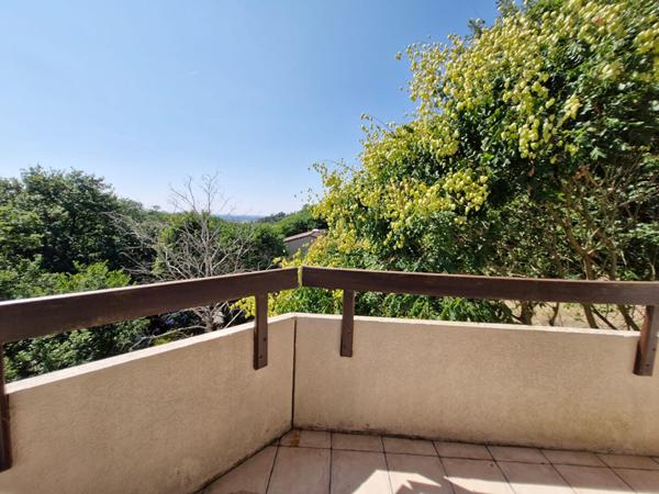 Appartement  Pourvourville T3 bis 96 m2 avec terrasse garage et cave