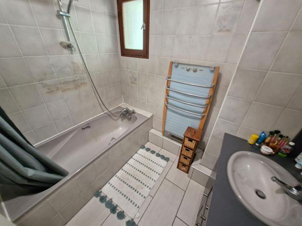 Appartement  Pourvourville T3 bis 96 m2 avec terrasse garage et cave