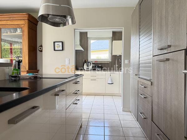 Vente
                Maison120 m² - 6 Pièces -
                    BONCHAMP LES LAVAL (53960)