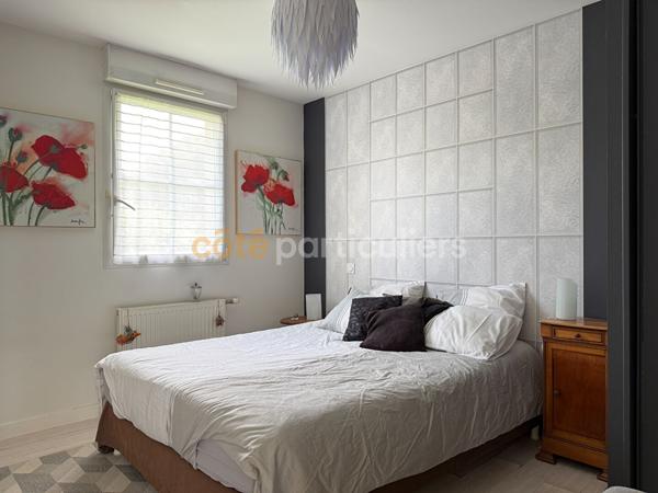 Vente
                Maison120 m² - 6 Pièces -
                    BONCHAMP LES LAVAL (53960)