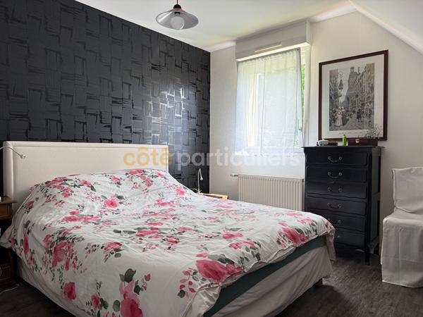 Vente
                Maison120 m² - 6 Pièces -
                    BONCHAMP LES LAVAL (53960)