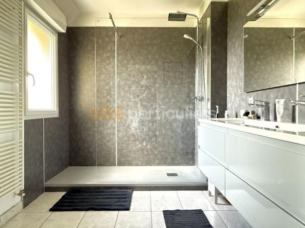 Vente
                Maison120 m² - 6 Pièces -
                    BONCHAMP LES LAVAL (53960)