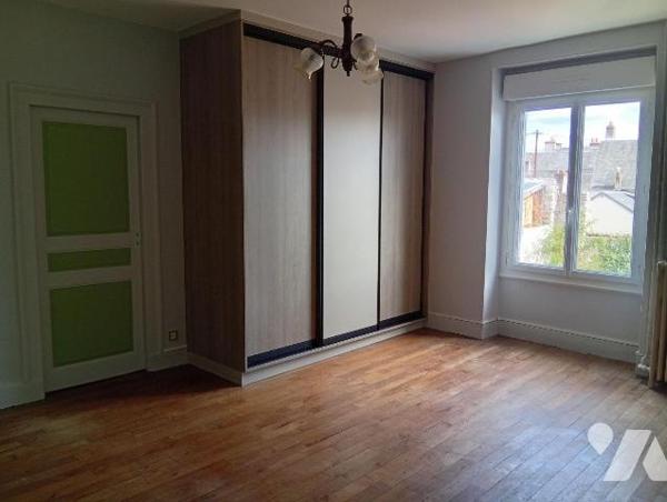 Maison à vendre à Blois, Loir-et-Cher (41)

Maison de ville mitoyenne d'environ 130 m2 hab. c...