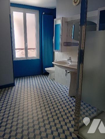 Maison à vendre à Blois, Loir-et-Cher (41)

Maison de ville mitoyenne d'environ 130 m2 hab. c...