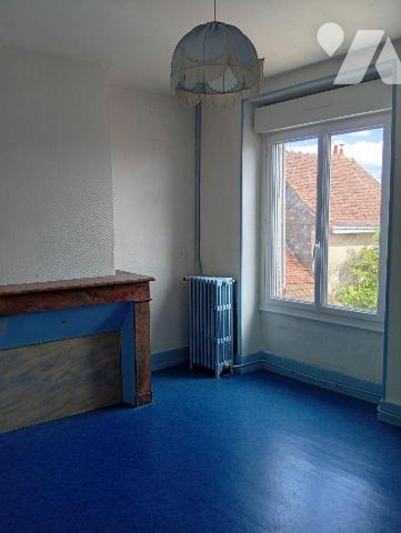 Maison à vendre à Blois, Loir-et-Cher (41)

Maison de ville mitoyenne d'environ 130 m2 hab. c...