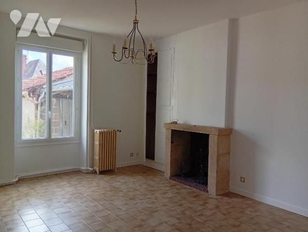 Maison à vendre à Blois, Loir-et-Cher (41)

Maison de ville mitoyenne d'environ 130 m2 hab. c...