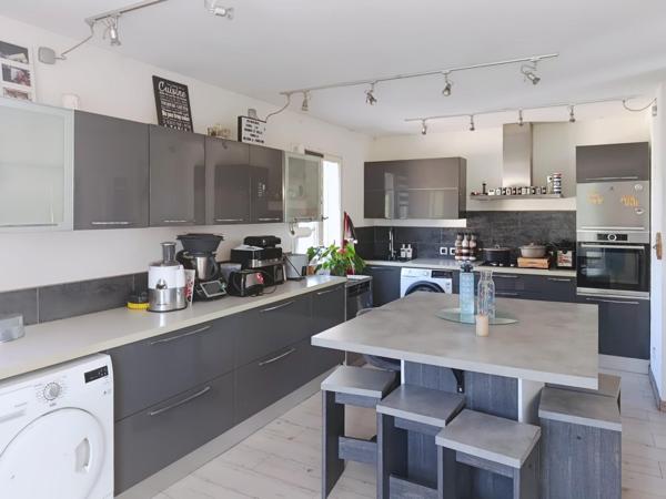 Maison - 5 pièces - 146m²