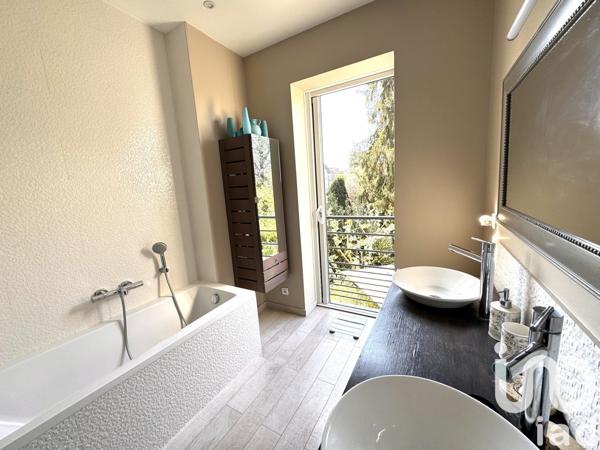 Maison 7 pièces de 153 m² à Sceaux (92330)