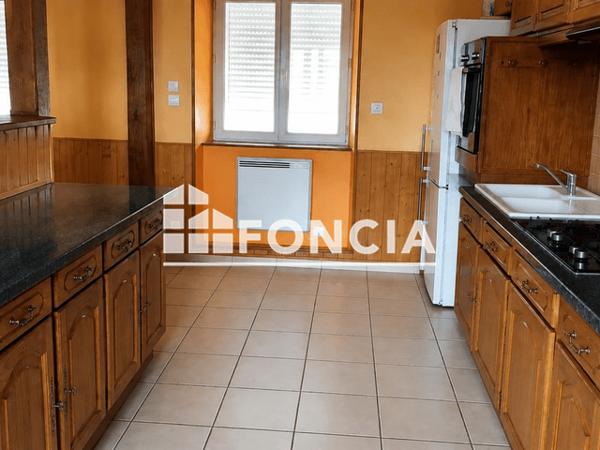 Location Maison 4 pièces 113 m² - 34 rue du 11 Août 1944 Peze Le Robert 72140