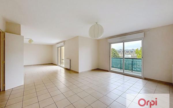 Appartement à louer    4 pièces • 162,44 m2 Montluçon
