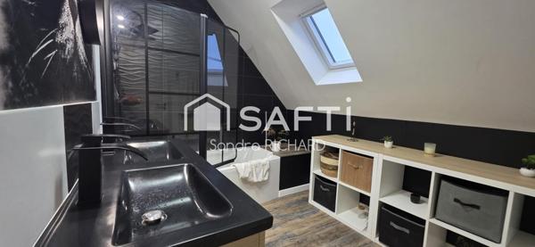 Maison dans le bourg de Nort- sur- erdre