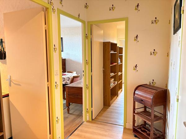 Appartement type 3 situé square des caleides