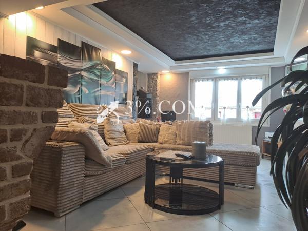 Maison
                                                                                                                                                                                                                                                                                                                        7 pièce(s)                                                                                                                                                                                                          3 chambre(s)                                                                                                                                                                                                          112  m²