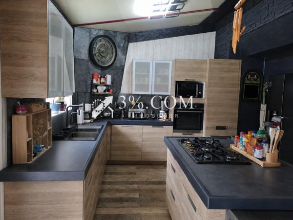 Maison
                                                                                                                                                                                                                                                                                                                        7 pièce(s)                                                                                                                                                                                                          3 chambre(s)                                                                                                                                                                                                          112  m²