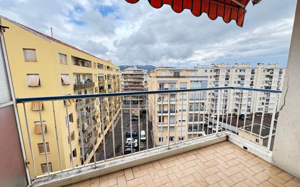 Appartement à vendre    2 pièces • 45,12 m2 Nice