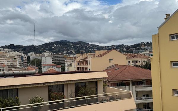 Appartement à vendre    2 pièces • 45,12 m2 Nice