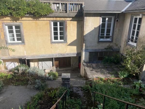 Immeuble - Oloron-sainte-marie - Réf.:205450 SPECIAL INVESTISSEURS - A SAISIR IMMEUBLE DE TROIS LOGEMENTS AVEC JARDIN DE 600 M² -
