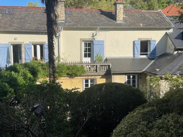 Immeuble - Oloron-sainte-marie - Réf.:205450 SPECIAL INVESTISSEURS - A SAISIR IMMEUBLE DE TROIS LOGEMENTS AVEC JARDIN DE 600 M² -