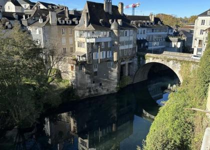 Immeuble - Oloron-sainte-marie - Réf.:205450 SPECIAL INVESTISSEURS - A SAISIR IMMEUBLE DE TROIS LOGEMENTS AVEC JARDIN DE 600 M² -