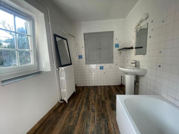 Immeuble - Oloron-sainte-marie - Réf.:205450 SPECIAL INVESTISSEURS - A SAISIR IMMEUBLE DE TROIS LOGEMENTS AVEC JARDIN DE 600 M² -