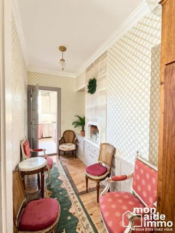 Appartement T4 dans Immeuble de caractère situé en hypercentre de Bordeaux
