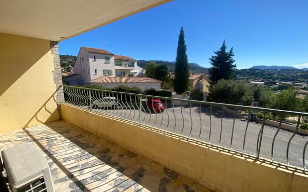 Appartement à louer    3 pièces •  Ollioules