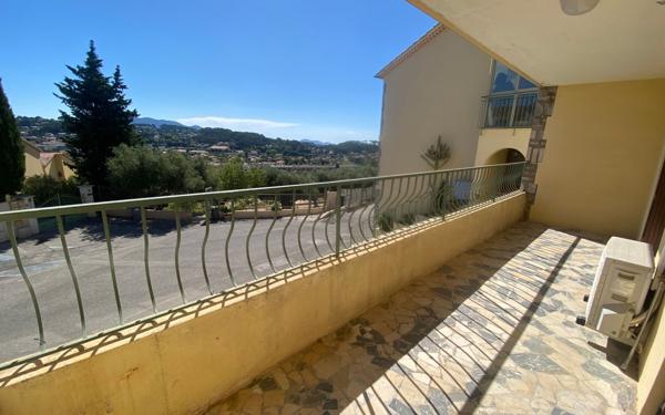 Appartement à louer    3 pièces •  Ollioules