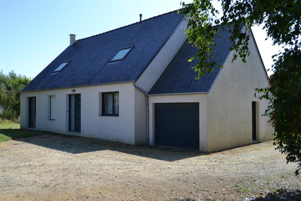 Plougasnou (29630) Plougasnou entre le Diben et Terenez, maison 4 chambres entièrement rénovée sur 1000 m2 de terrain.