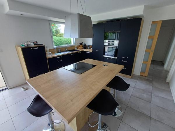 Plougasnou (29630) Plougasnou entre le Diben et Terenez, maison 4 chambres entièrement rénovée sur 1000 m2 de terrain.