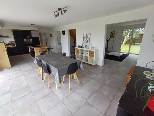 Plougasnou (29630) Plougasnou entre le Diben et Terenez, maison 4 chambres entièrement rénovée sur 1000 m2 de terrain.