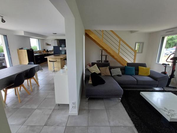 Plougasnou (29630) Plougasnou entre le Diben et Terenez, maison 4 chambres entièrement rénovée sur 1000 m2 de terrain.