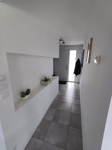 Plougasnou (29630) Plougasnou entre le Diben et Terenez, maison 4 chambres entièrement rénovée sur 1000 m2 de terrain.