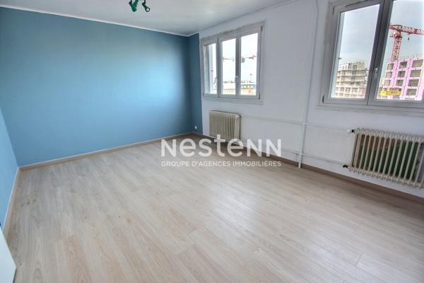 secteur PARILLY: T5 avec balcon et place de parking privative