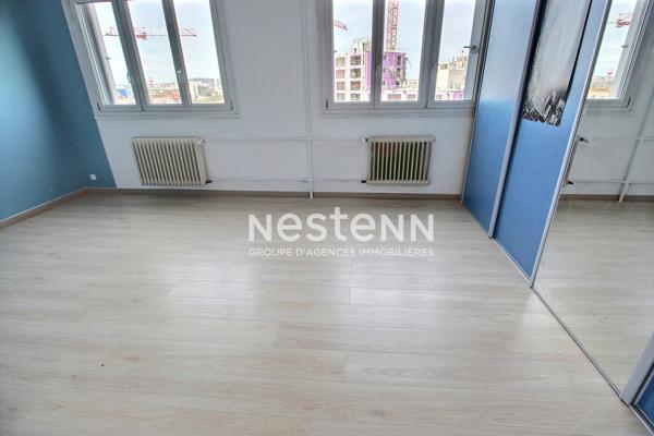 secteur PARILLY: T5 avec balcon et place de parking privative