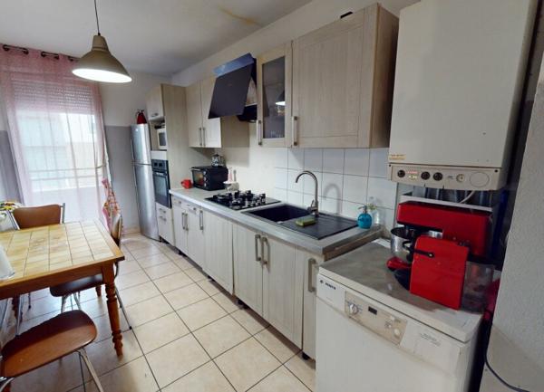 Appartement à vendre    4 pièces • 80,04 m2 Vaulx-en-Velin